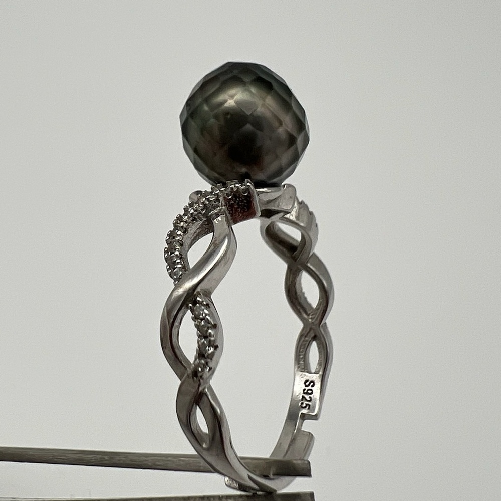 Elegant Silver Pearl Ring
